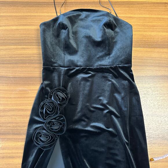 Amanda Uprichard Black Velvet Wolfe Gown, $312 currently on Revolve, NWT Small - Picture 3 of 11